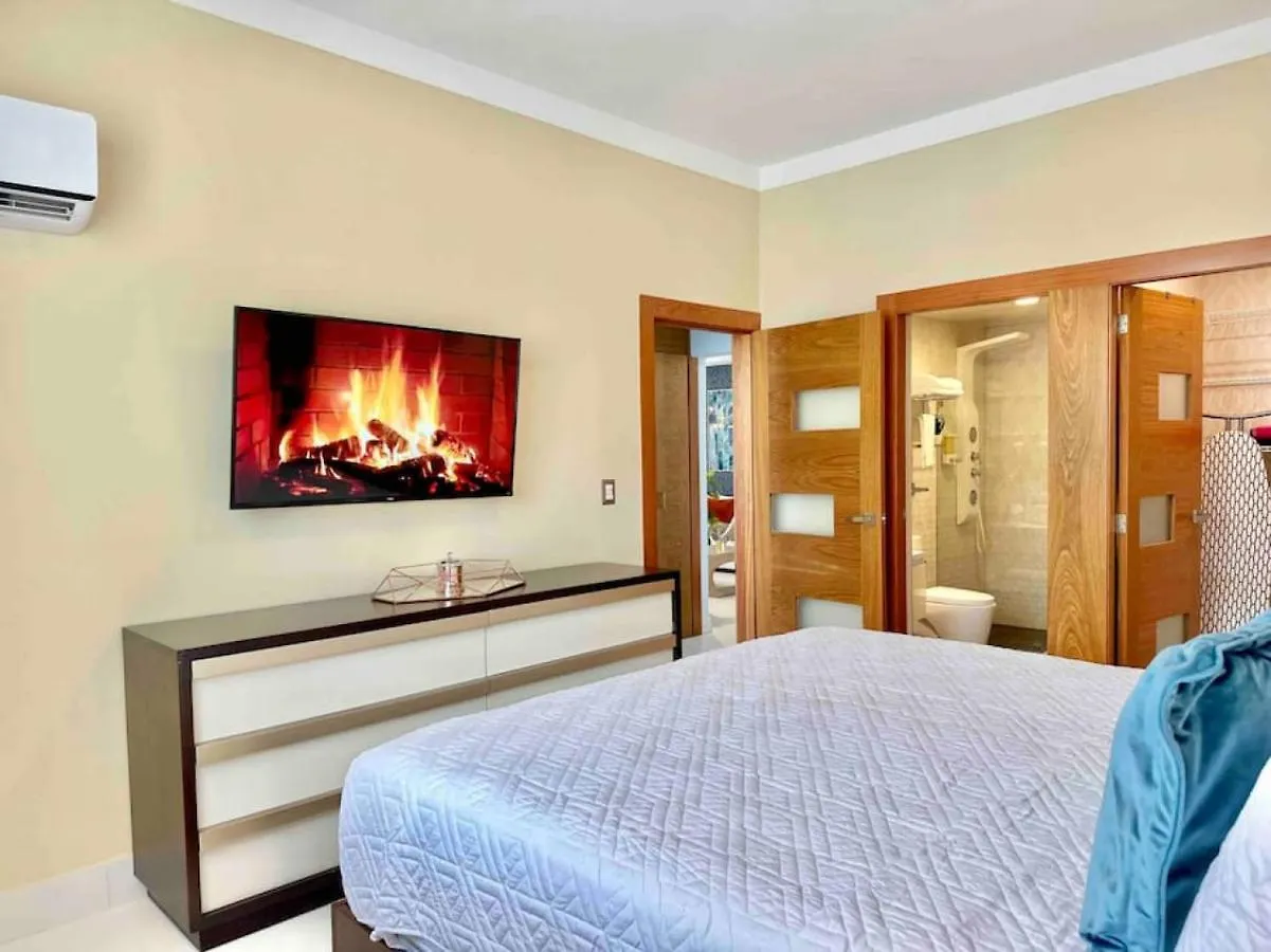 Upscale Centric Apt Near All Los Prados 0*,