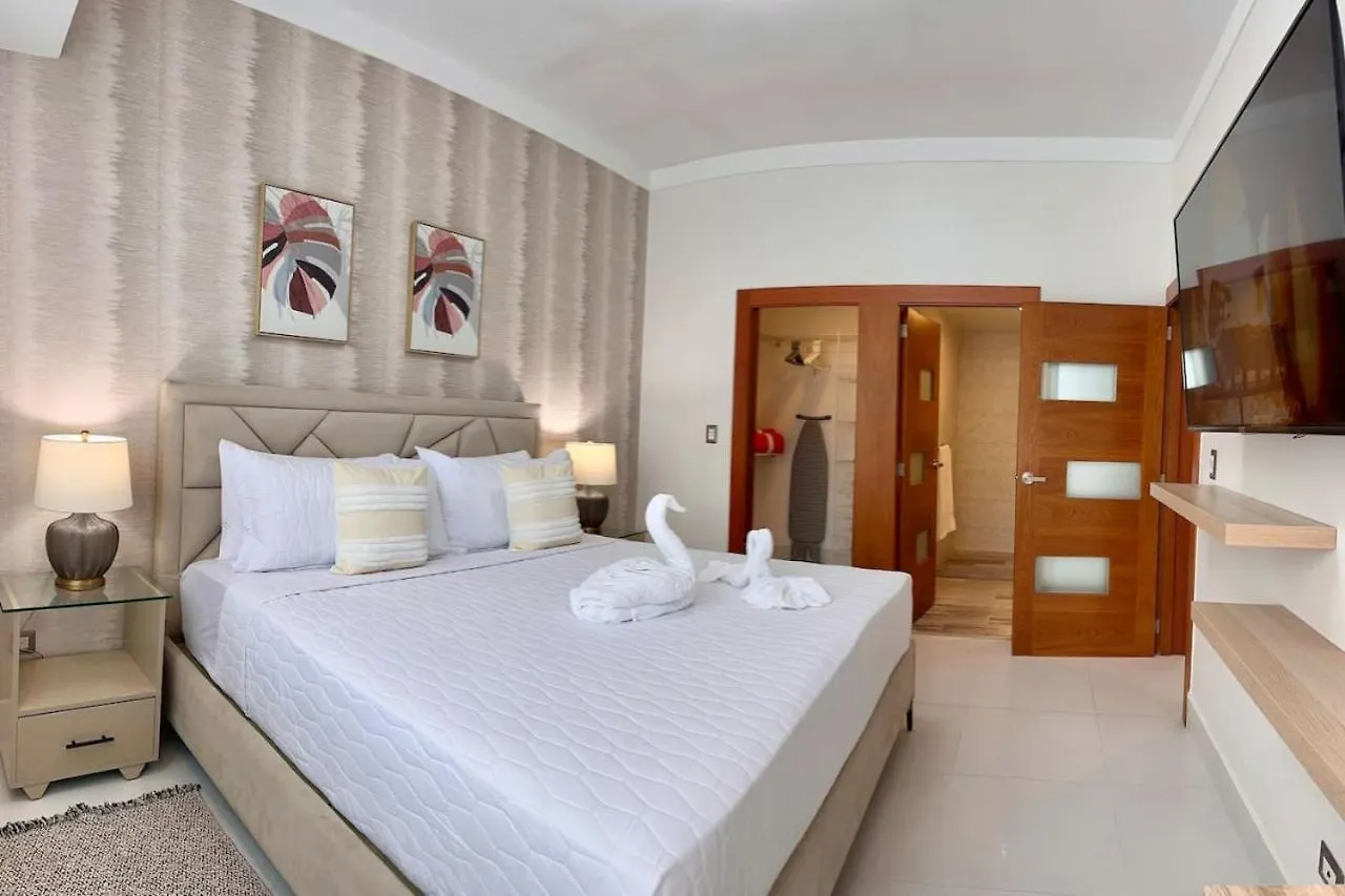 Upscale Centric Apt Near All Los Prados Lägenhet